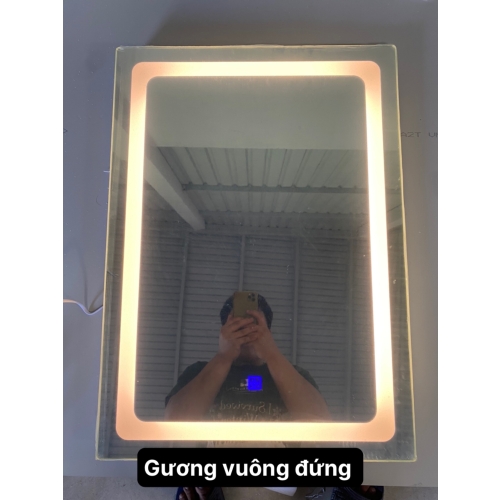 Gương vuông đứng