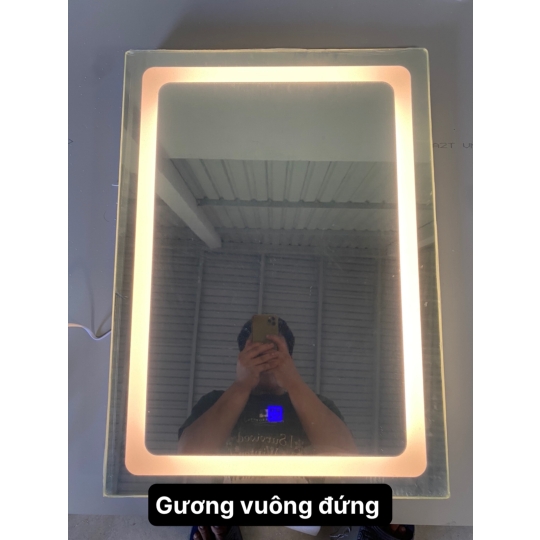 Gương vuông đứng